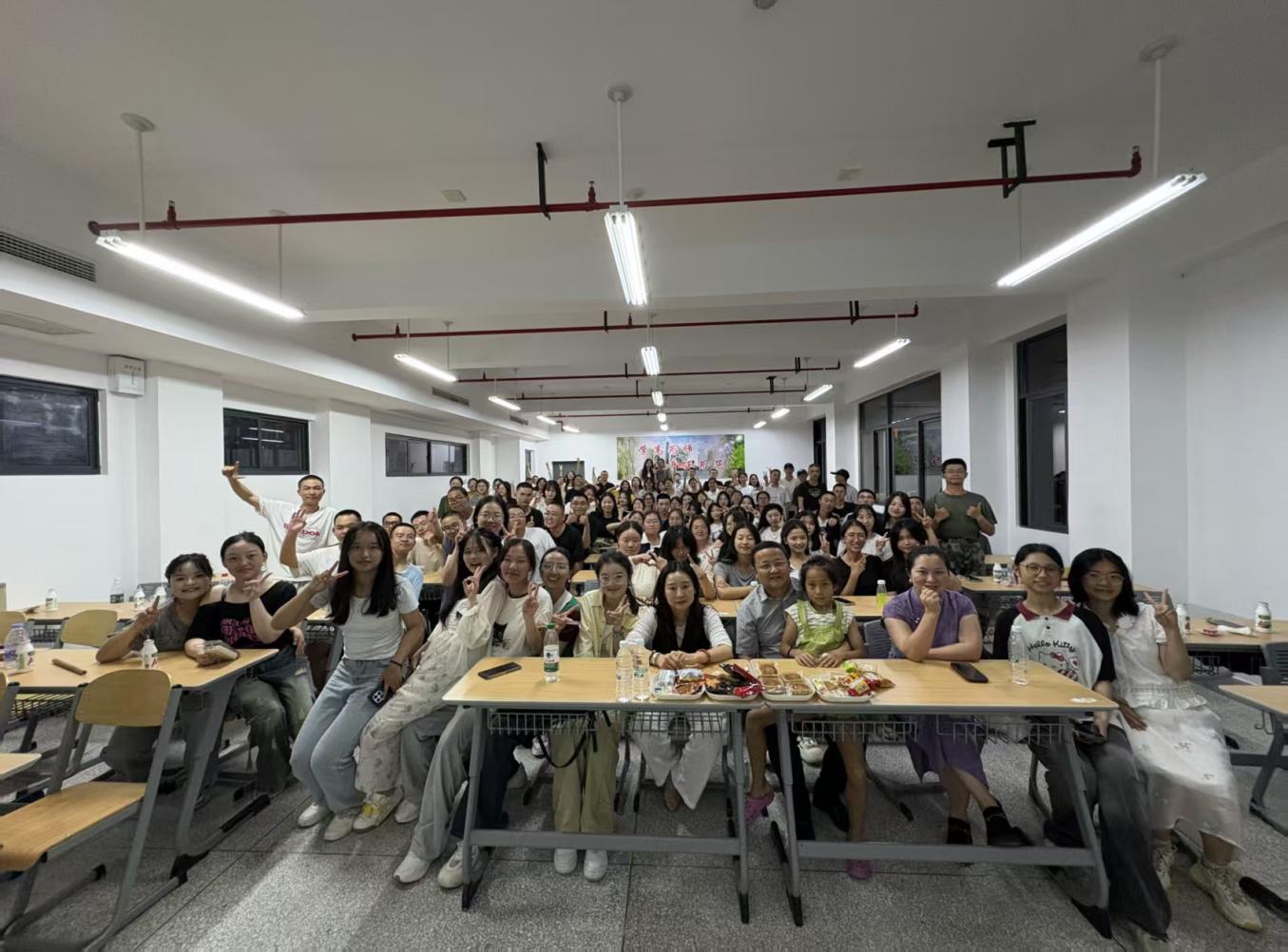 凝聚新生情谊，传递公司关怀——bevictor伟德中秋晚会
